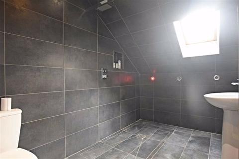 2 Coltman Close, Gloucester, GL1 3QJ