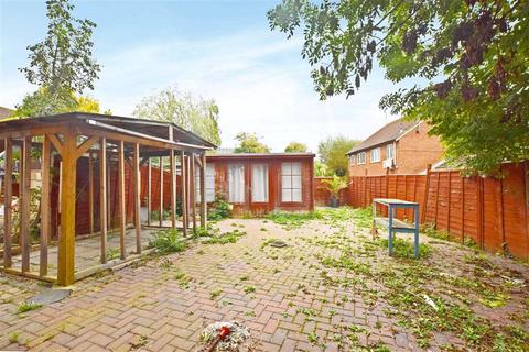 2 Coltman Close, Gloucester, GL1 3QJ