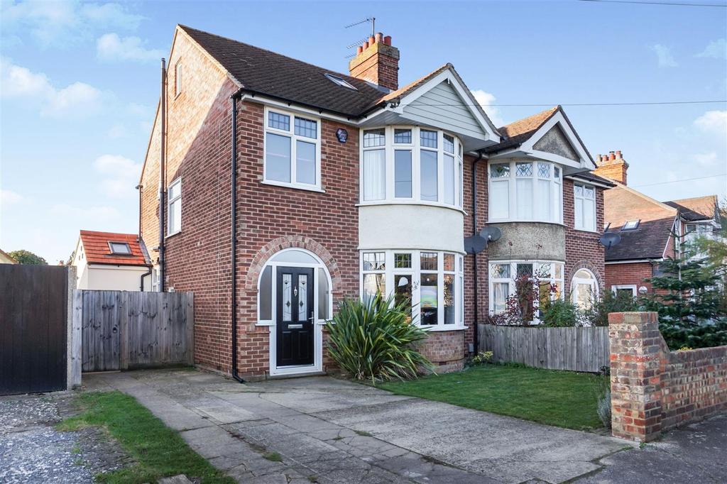 Glenavon Road, Ipswich 4 bed semidetached house £375,000