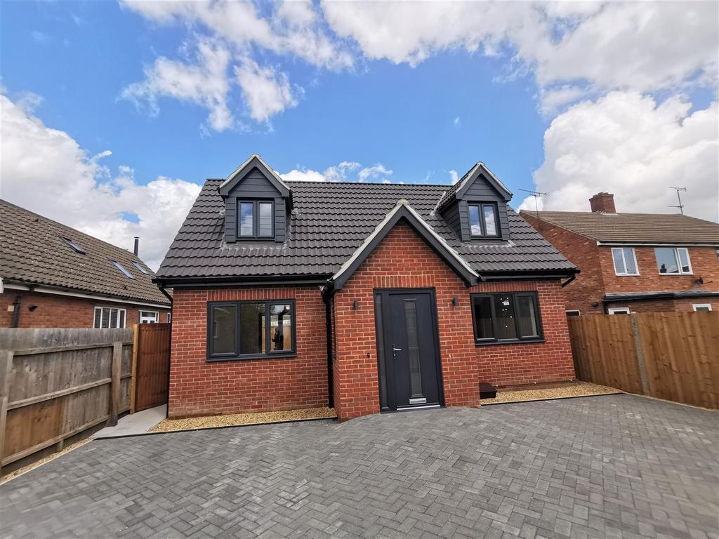 Britannia Road, Ipswich 2 bed house £280,000