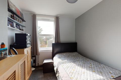 2 Invicta Road, Folkestone, CT19 6EY