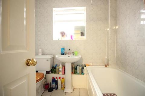 41 Kingfisher Close, London, SE28 8ES