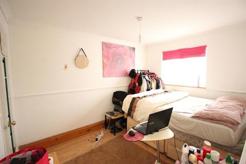 41 Kingfisher Close, London, SE28 8ES