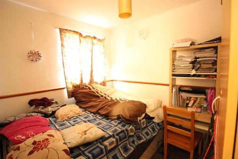 41 Kingfisher Close, London, SE28 8ES