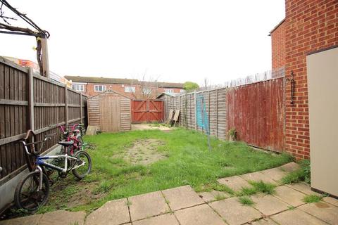 41 Kingfisher Close, London, SE28 8ES