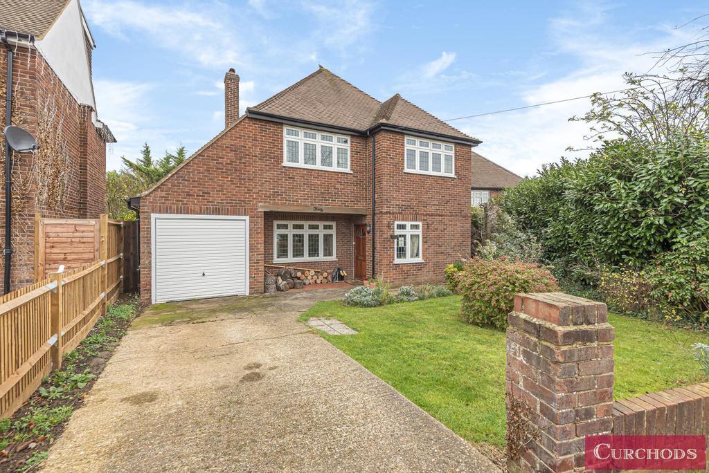 Richmond Drive, Shepperton, TW17 3 bed detached house £700,000