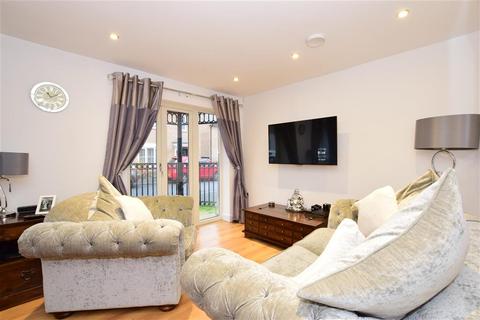85 Buckingham Road, Epping, CM16 5AF