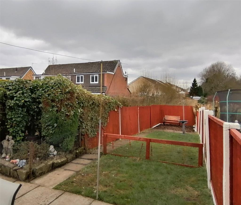 Hereford Way, Middleton, Manchester, M24 3 bed semidetached house £