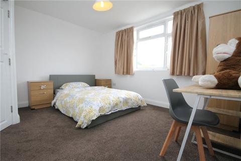 37 Woodvale Avenue, London, SE25 4AD