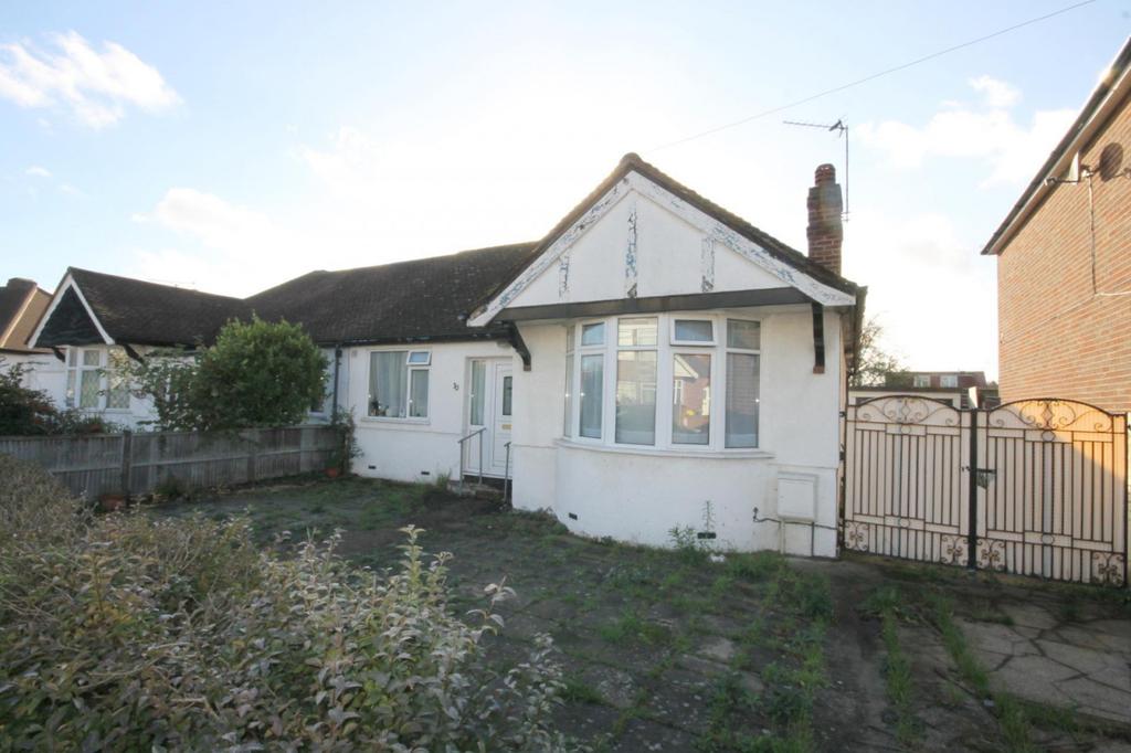 Parkfield Road, Feltham, TW13 2 bed bungalow £375,000