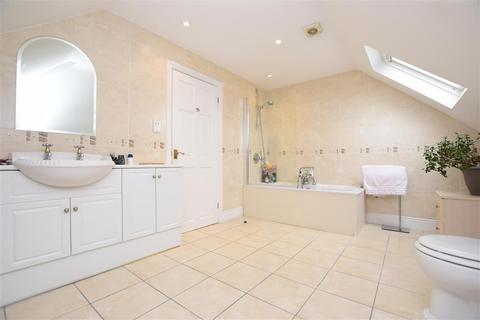 Oak Tree Cottage Boxhill Road, Tadworth, KT20 7JN