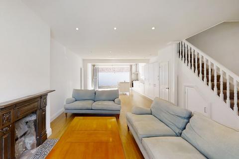 19 Hearne Road, London, W4 3NJ