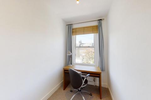 19 Hearne Road, London, W4 3NJ