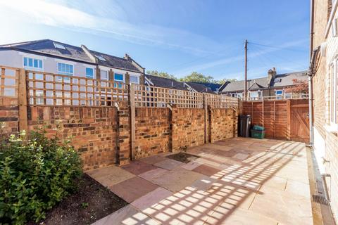 19 Hearne Road, London, W4 3NJ