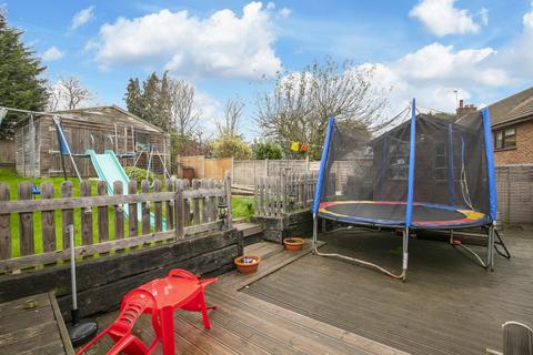 67 Centre Drive, Epping, CM16 4JF