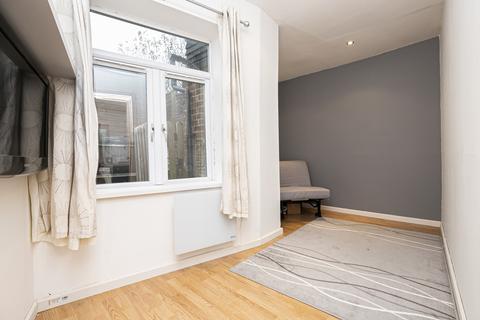 67 Centre Drive, Epping, CM16 4JF