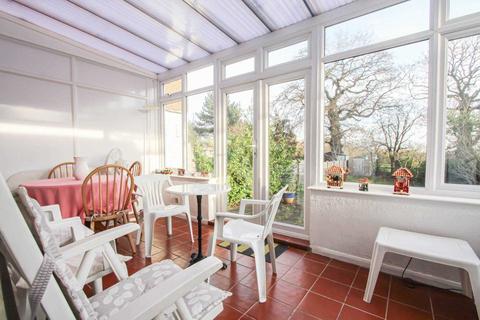 18 Brunswick Grove, London, N11 1HN