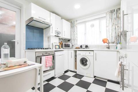 18 Brunswick Grove, London, N11 1HN