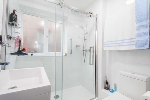 18 Brunswick Grove, London, N11 1HN