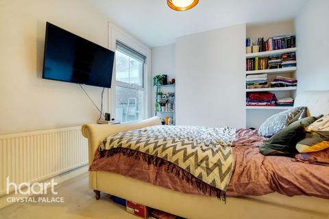 144 Mersham Road, Thornton Heath, CR7 8NQ