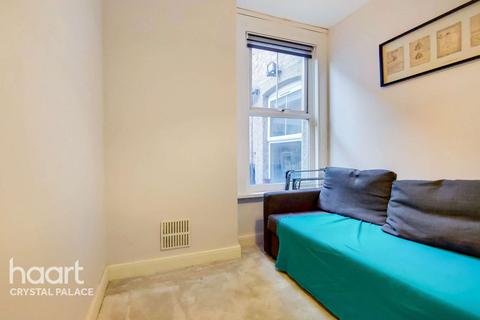 144 Mersham Road, Thornton Heath, CR7 8NQ