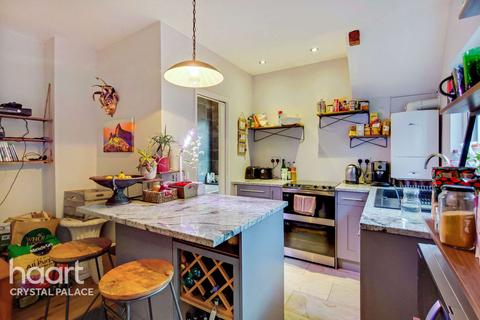 144 Mersham Road, Thornton Heath, CR7 8NQ