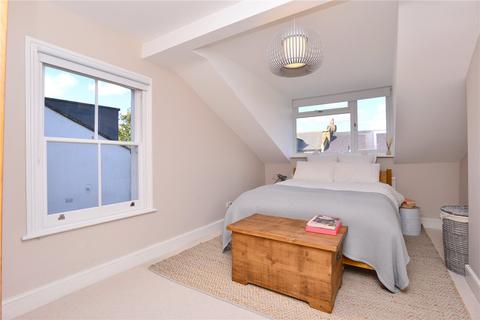 12c The Gardens, London, SE22 9QD
