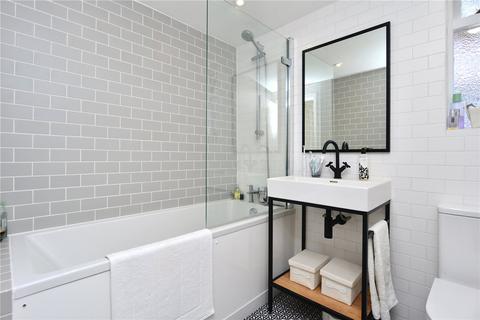 12c The Gardens, London, SE22 9QD