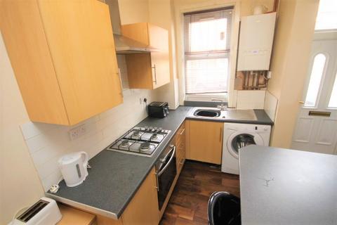 4 bedroom terraced house to rent, Quarry Place, Woodhouse, Leeds, LS6 2JT