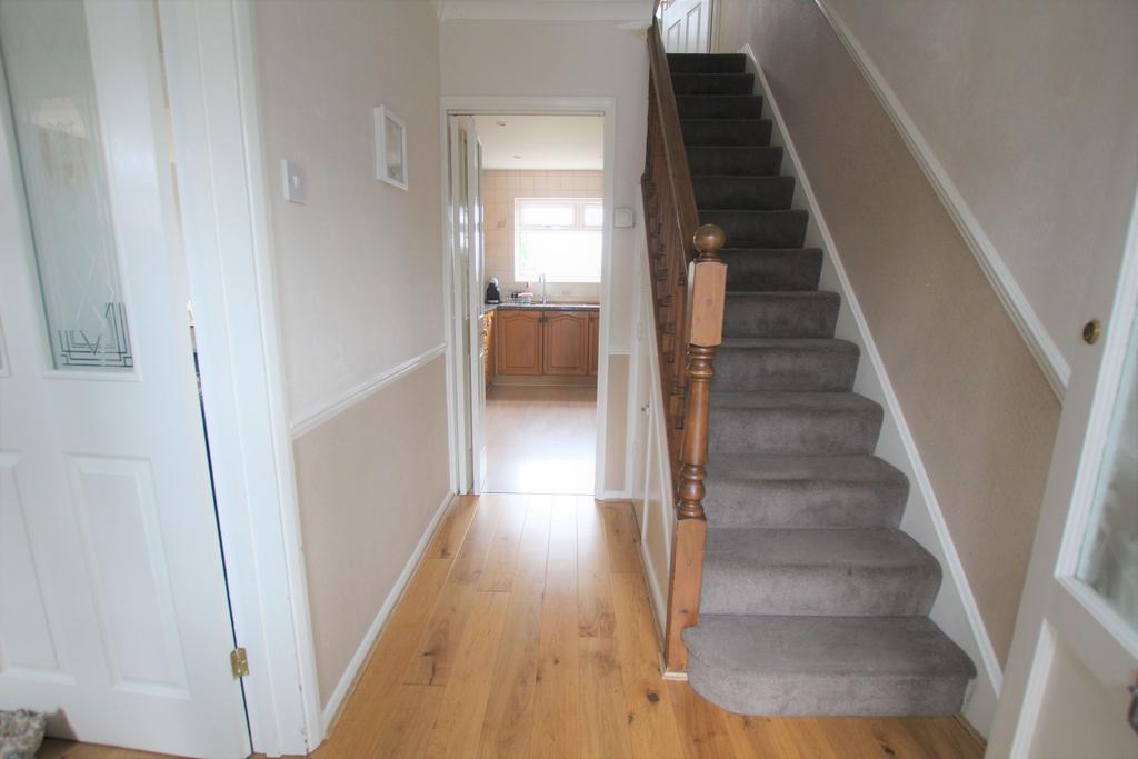 Brompton Farm Road, Strood, Kent 3 bed semidetached house £1,225 pcm