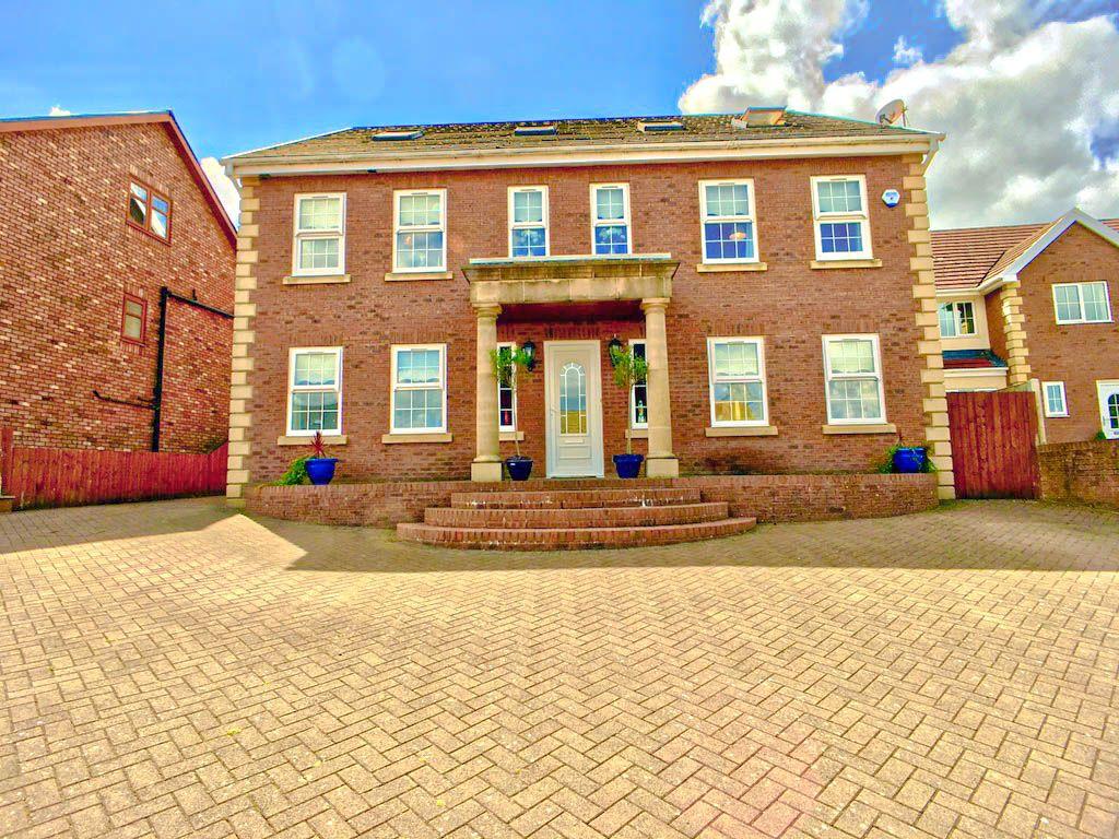 Aber Llwchwr, Llangennech, Llanelli 6 bed detached house £575,000