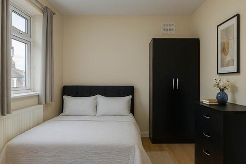3 bedroom apartment for sale, Macfarlane Road, Shepherds Bush, London W12 7JY