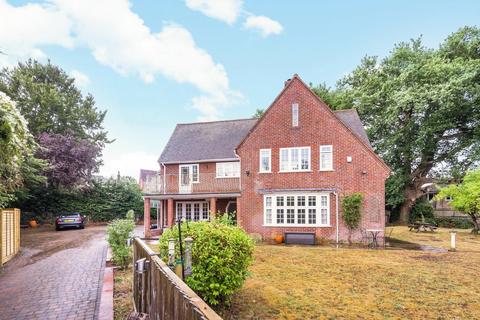Woodstock Carron Lane, Midhurst, GU29 9LD