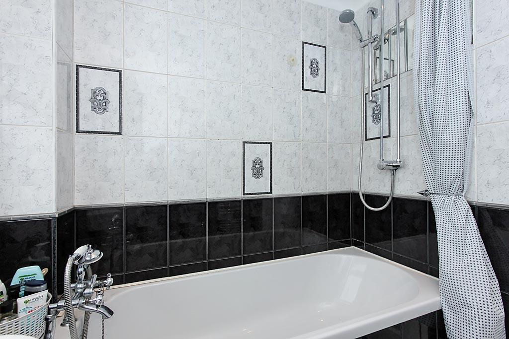 Amb-Bathroom 2.jpg