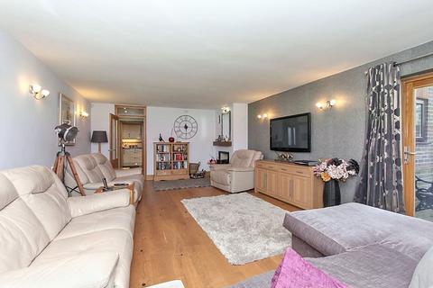 8 Barn Close, Borden, Sittingbourne, ME9 8JW