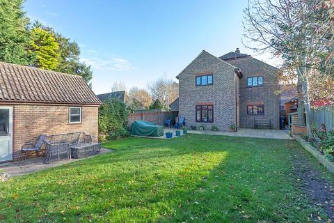 8 Barn Close, Borden, Sittingbourne, ME9 8JW