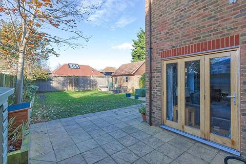 8 Barn Close, Borden, Sittingbourne, ME9 8JW
