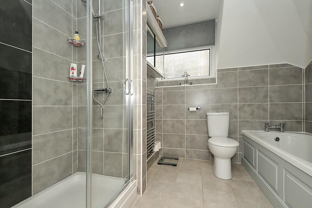 Hig-Bathroom 1.jpg