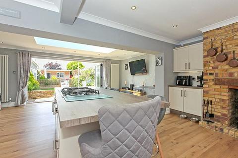 4 bedroom detached house for sale, Bobbing Hill, Bobbing, Sittingbourne, Kent, ME9