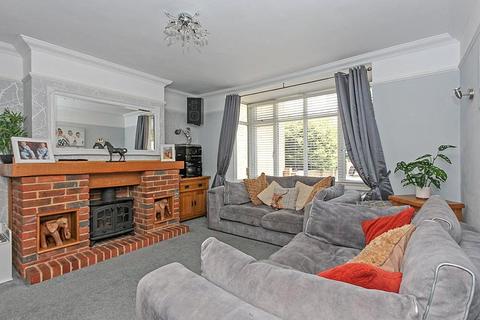 4 bedroom detached house for sale, Bobbing Hill, Bobbing, Sittingbourne, Kent, ME9