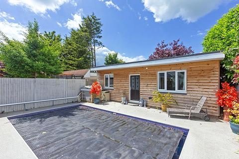 35 Bobbing Hill, Bobbing, Sittingbourne, ME9 8NY