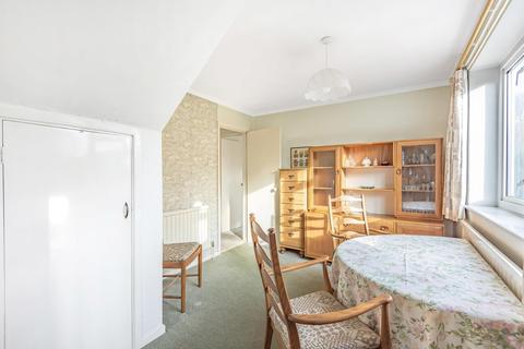 13 Amberley Drive, Woodham, Addlestone, KT15 3SN