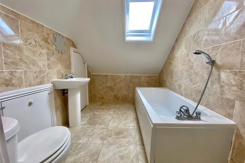 Flat 3, 11 Westerham Road, Bournemouth, BH4 8EY