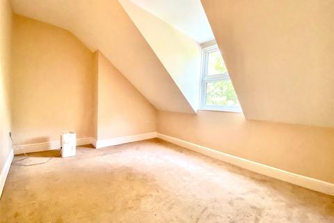 Flat 3, 11 Westerham Road, Bournemouth, BH4 8EY