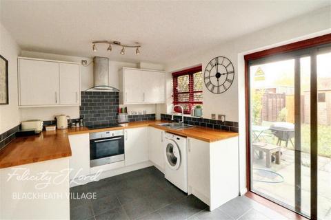 2 bedroom terraced house to rent, Hither Farm Road SE3