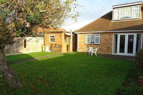 6 Beech Close, Ashford, TW15 1PN