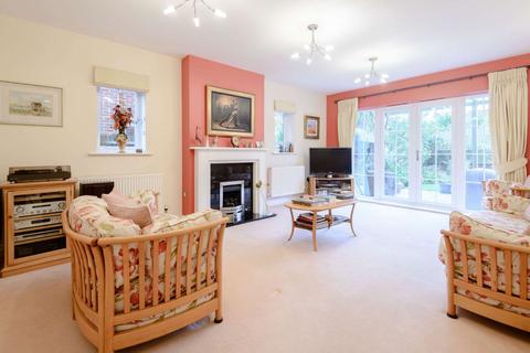 38 Knox Road, Guildford, GU2 9AH