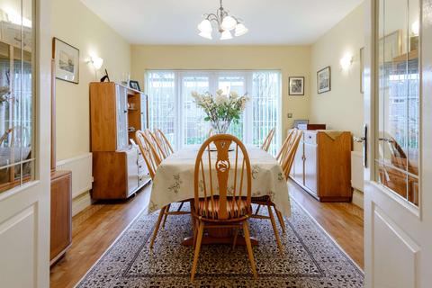38 Knox Road, Guildford, GU2 9AH