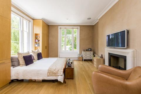 16 Warwick Avenue, London, W2 1XB