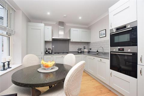 2 Pilgrim Lane, Dorking, RH4 1GQ